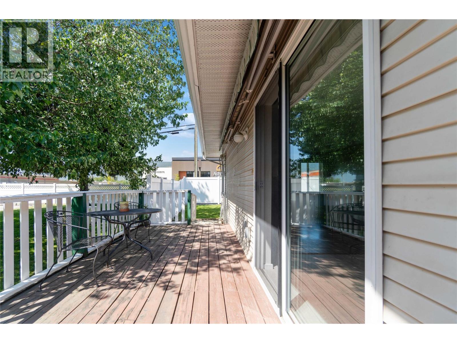 121 900 5 Avenue Southwest, Salmon Arm