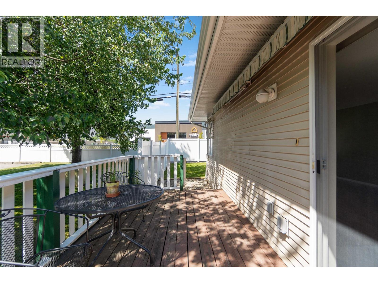 121 900 5 Avenue Southwest, Salmon Arm
