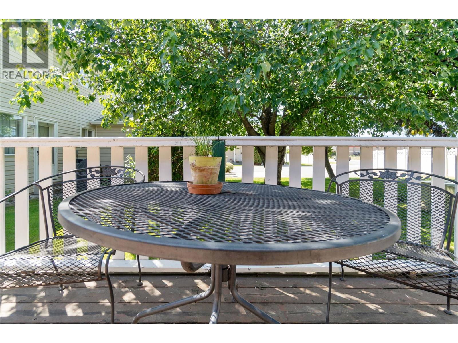 121 900 5 Avenue Southwest, Salmon Arm