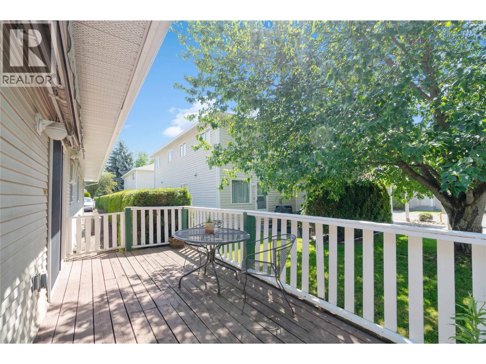 121 900 5 Avenue Southwest, Salmon Arm