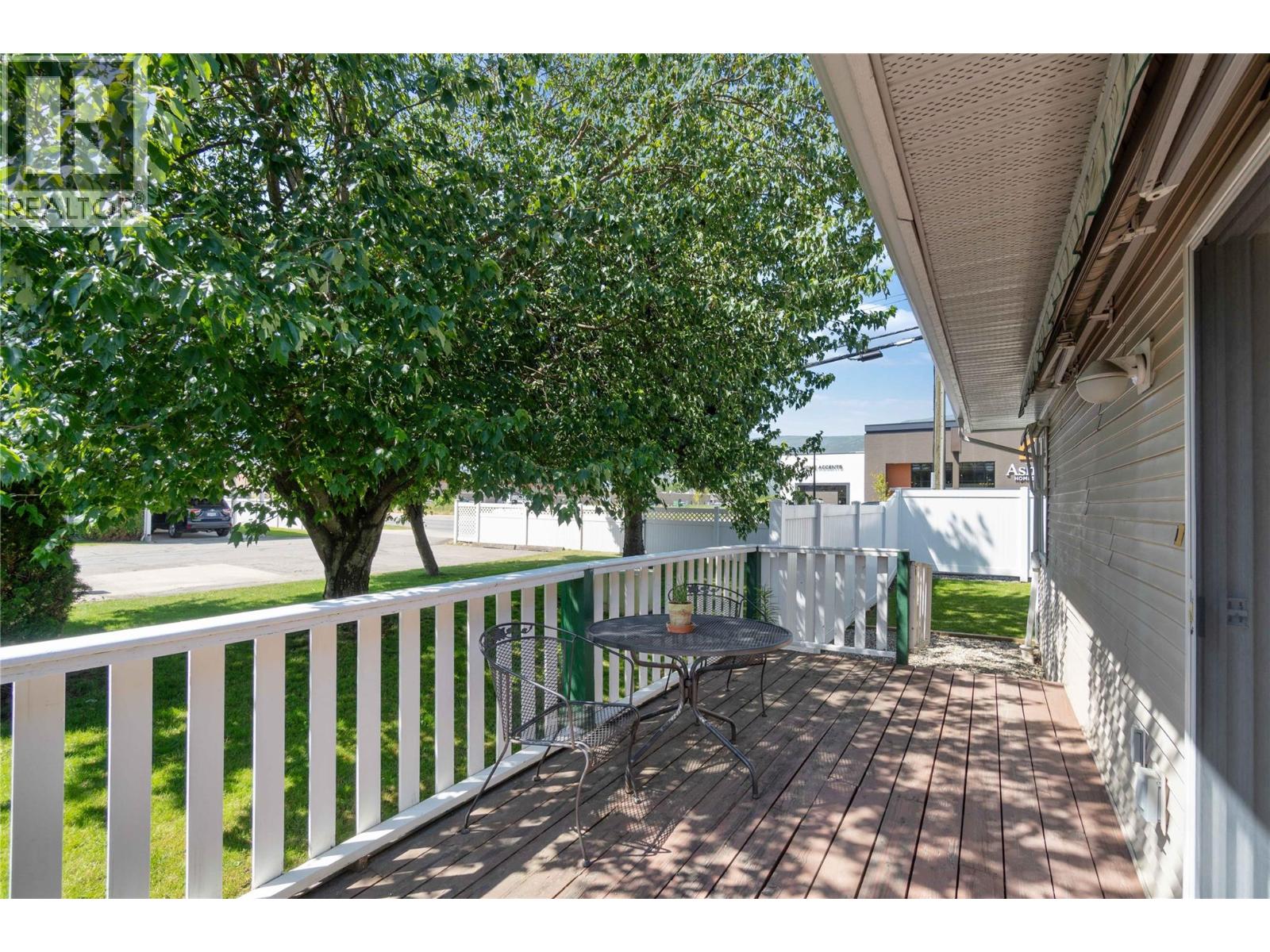 121 900 5 Avenue Southwest, Salmon Arm