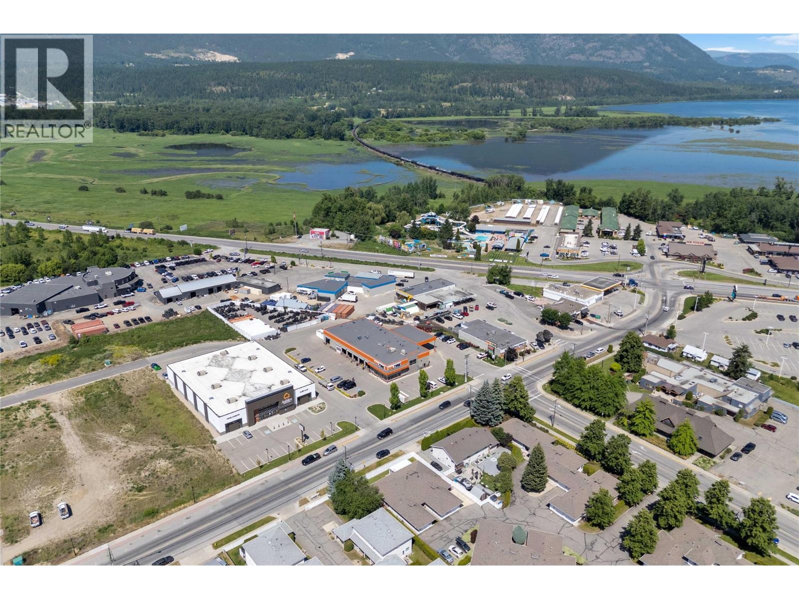 121 900 5 Avenue Southwest, Salmon Arm