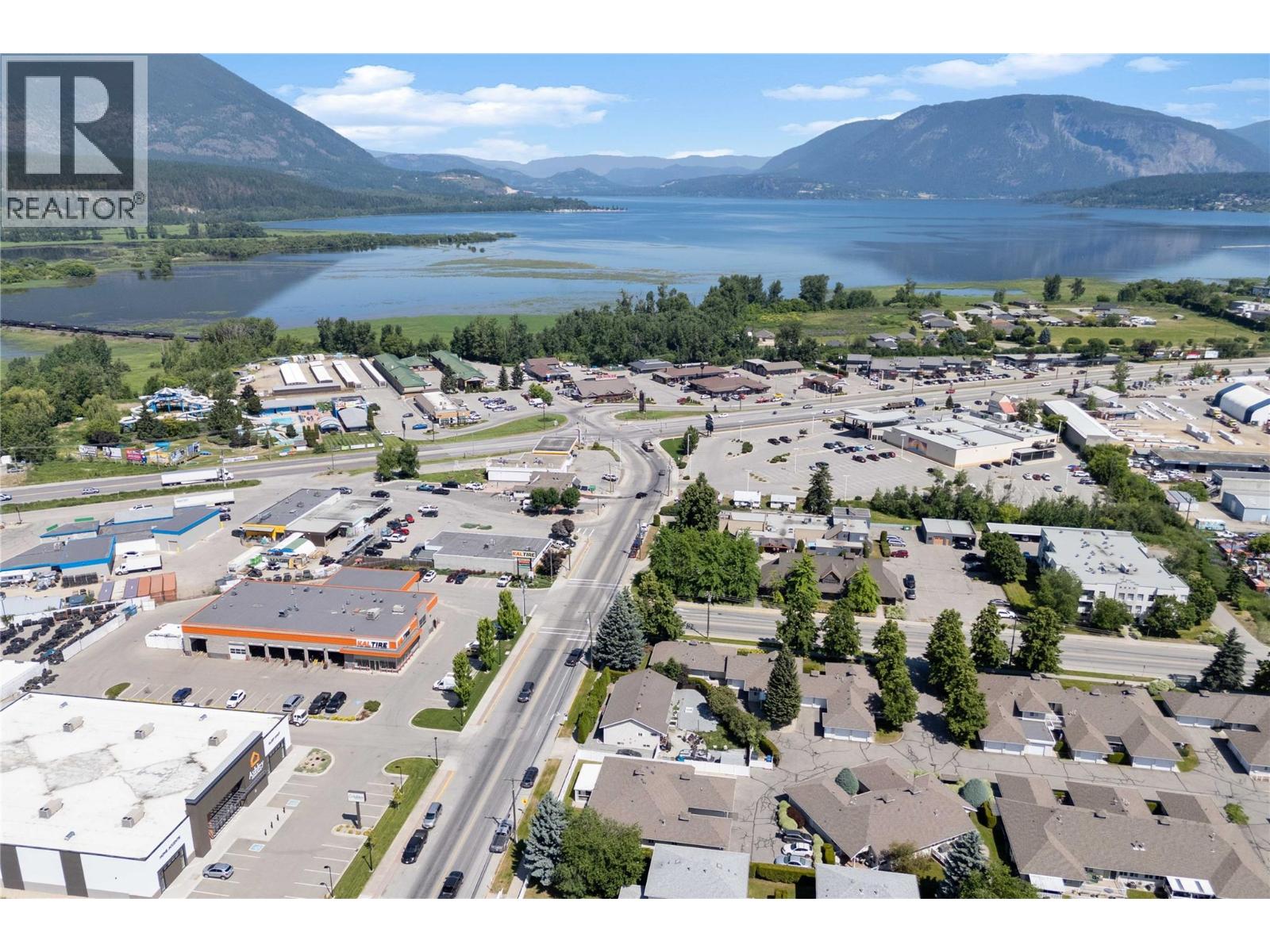 121 900 5 Avenue Southwest, Salmon Arm