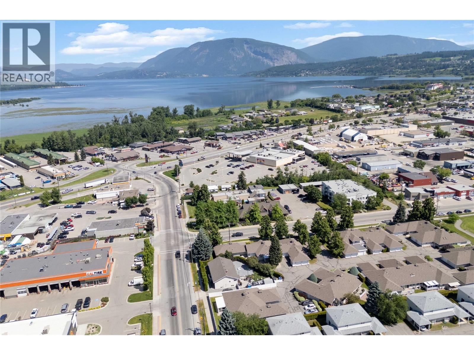 121 900 5 Avenue Southwest, Salmon Arm