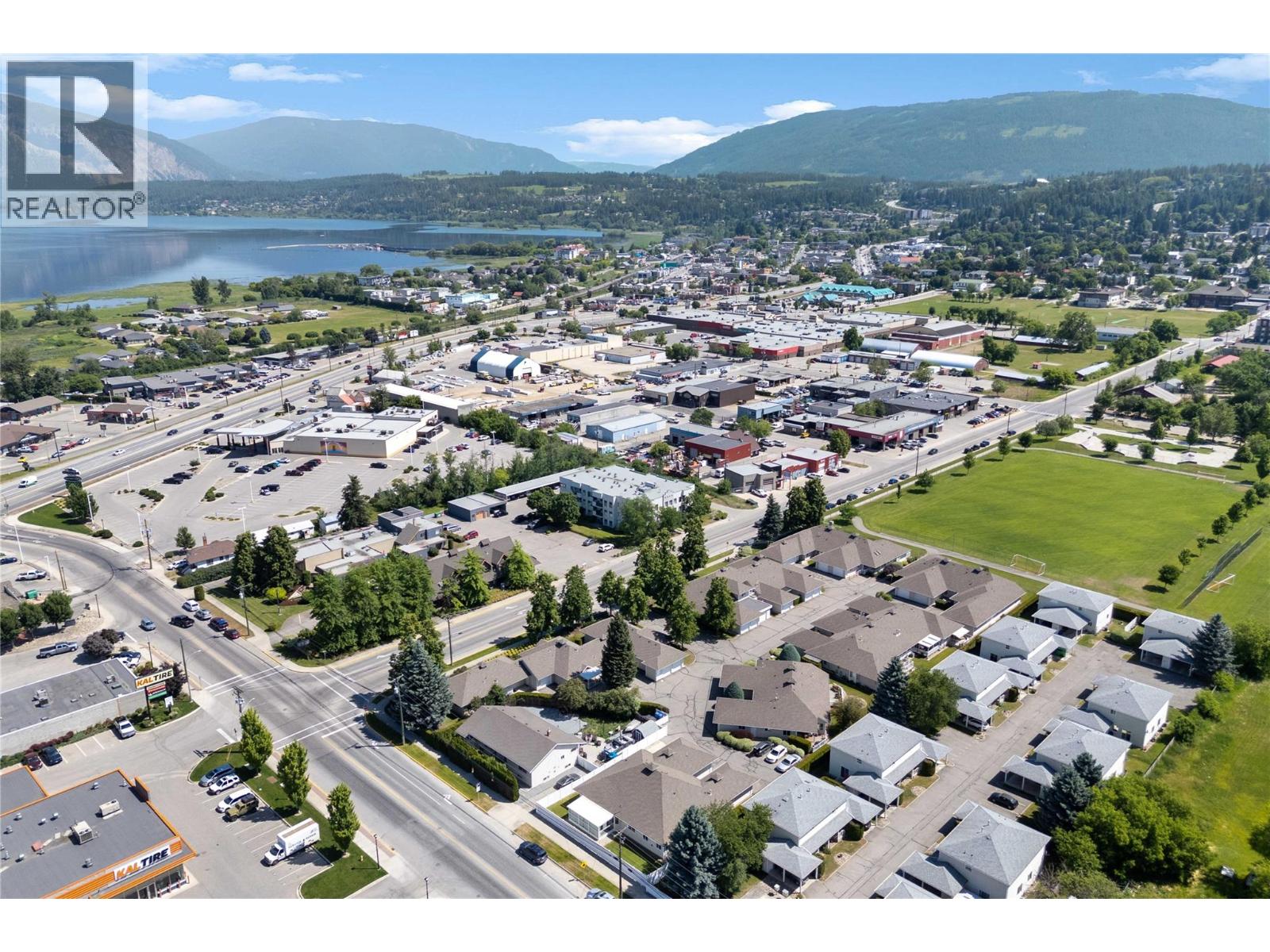 121 900 5 Avenue Southwest, Salmon Arm