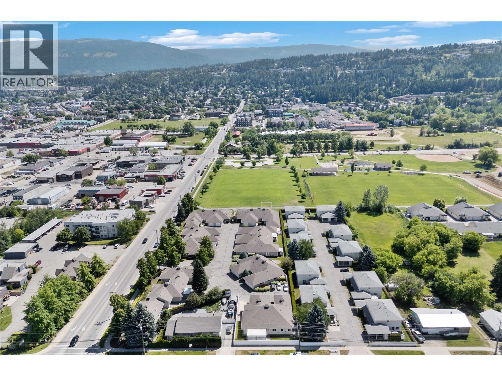 121 900 5 Avenue Southwest, Salmon Arm
