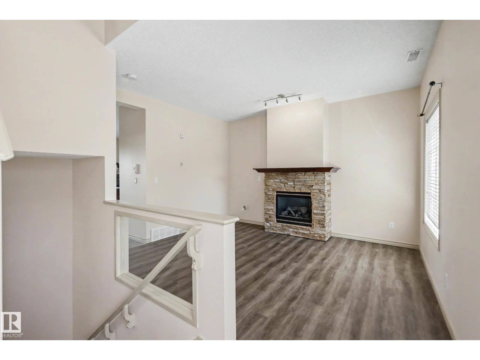 #92 13825 155 AV NW - 2