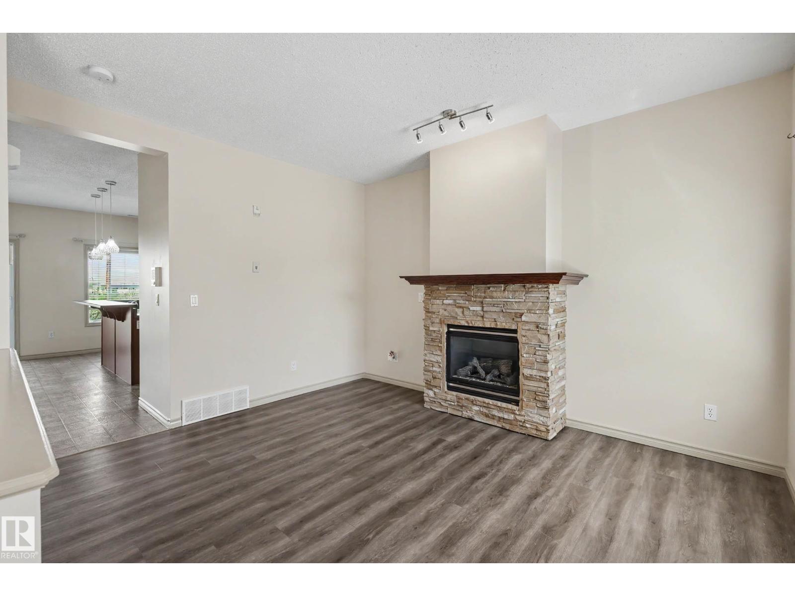 #92 13825 155 AV NW - 3