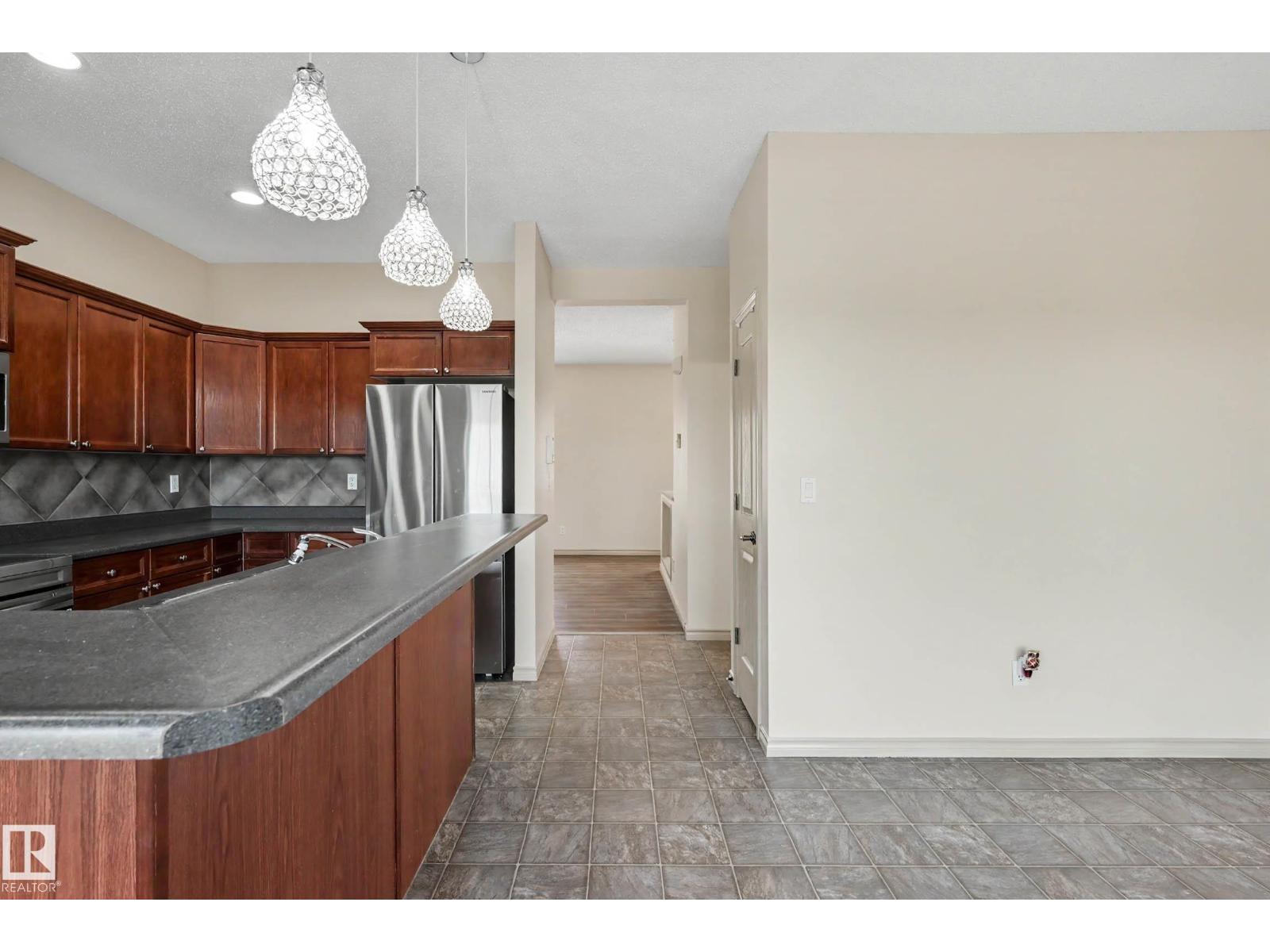 #92 13825 155 AV NW - 19