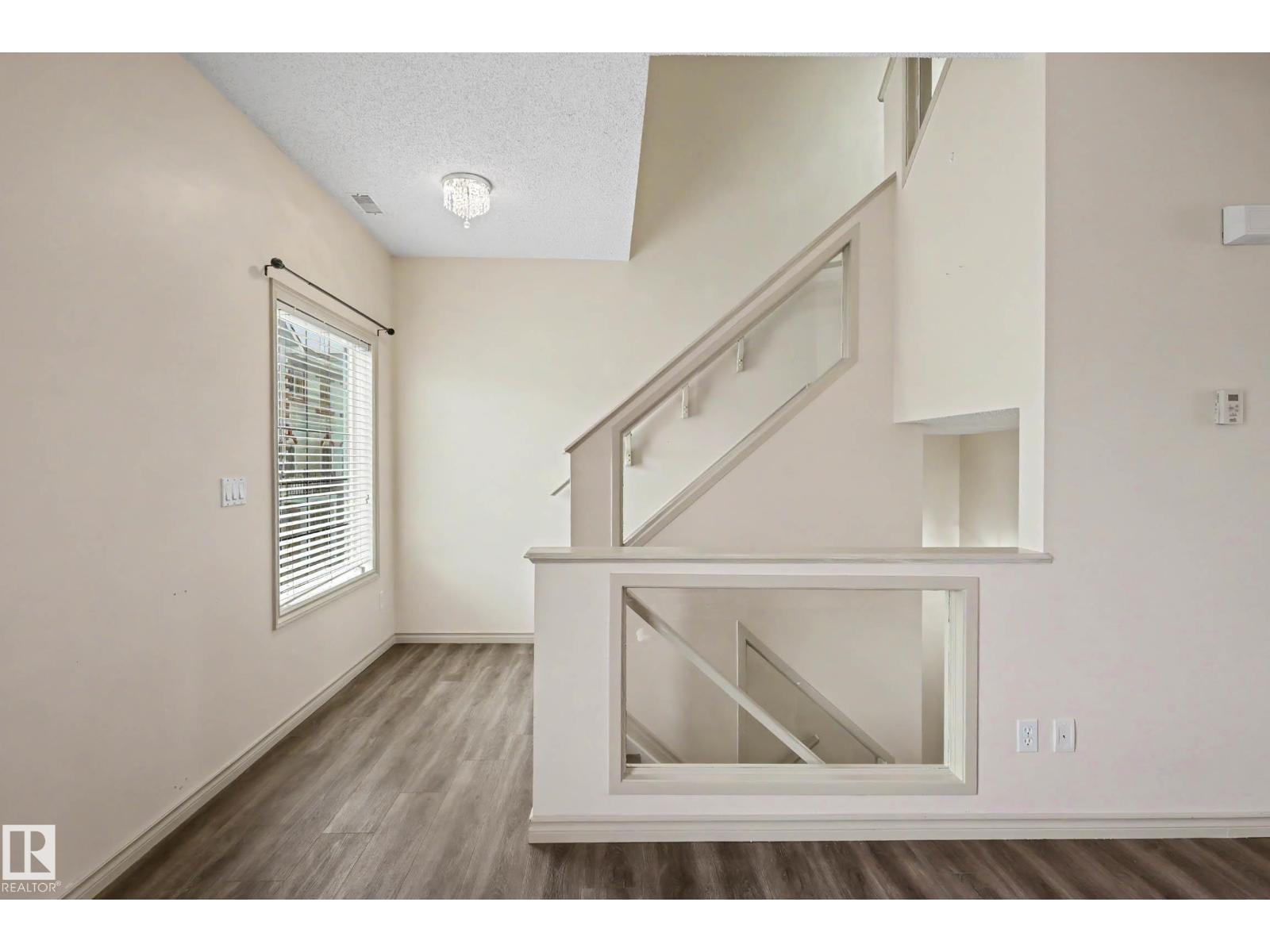 #92 13825 155 AV NW - 23