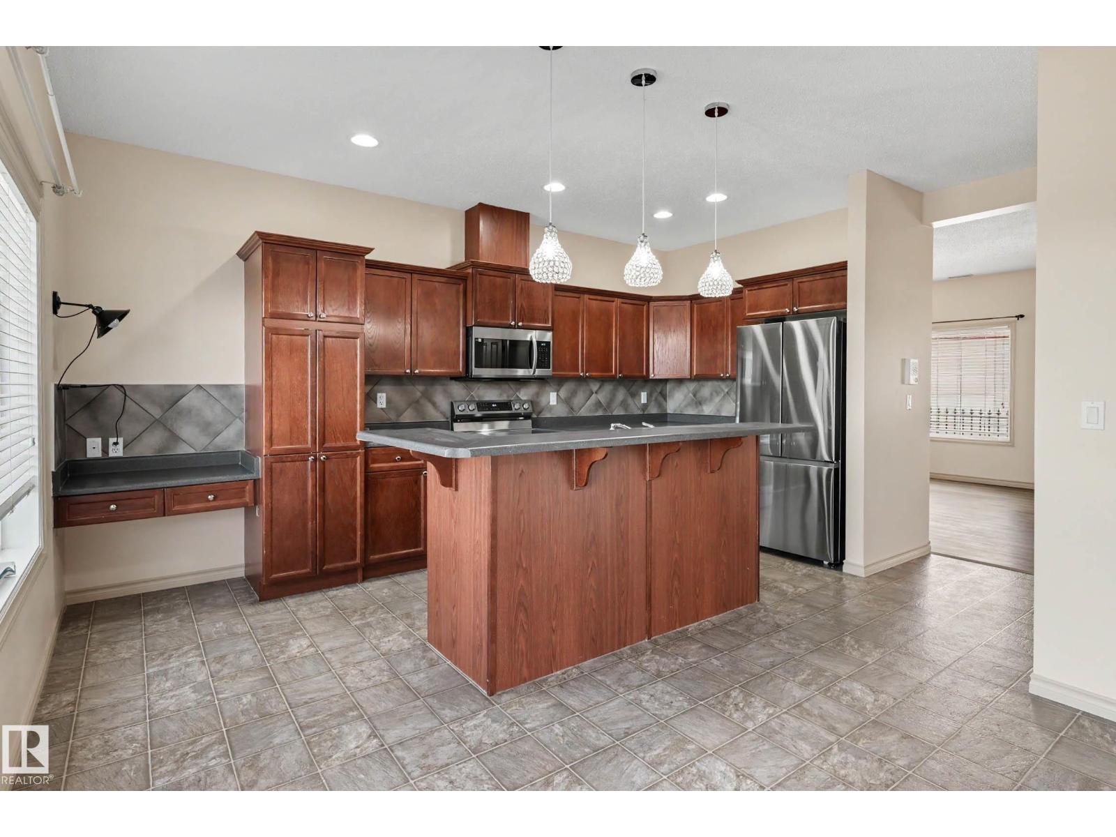 #92 13825 155 AV NW - 9