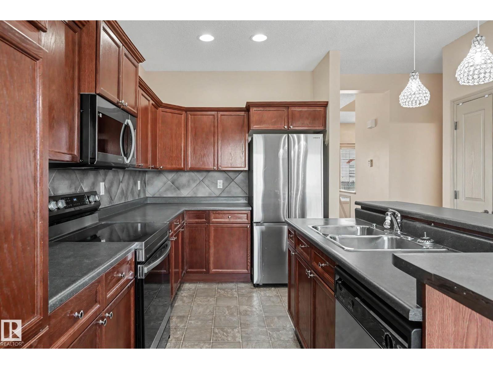 #92 13825 155 AV NW - 12