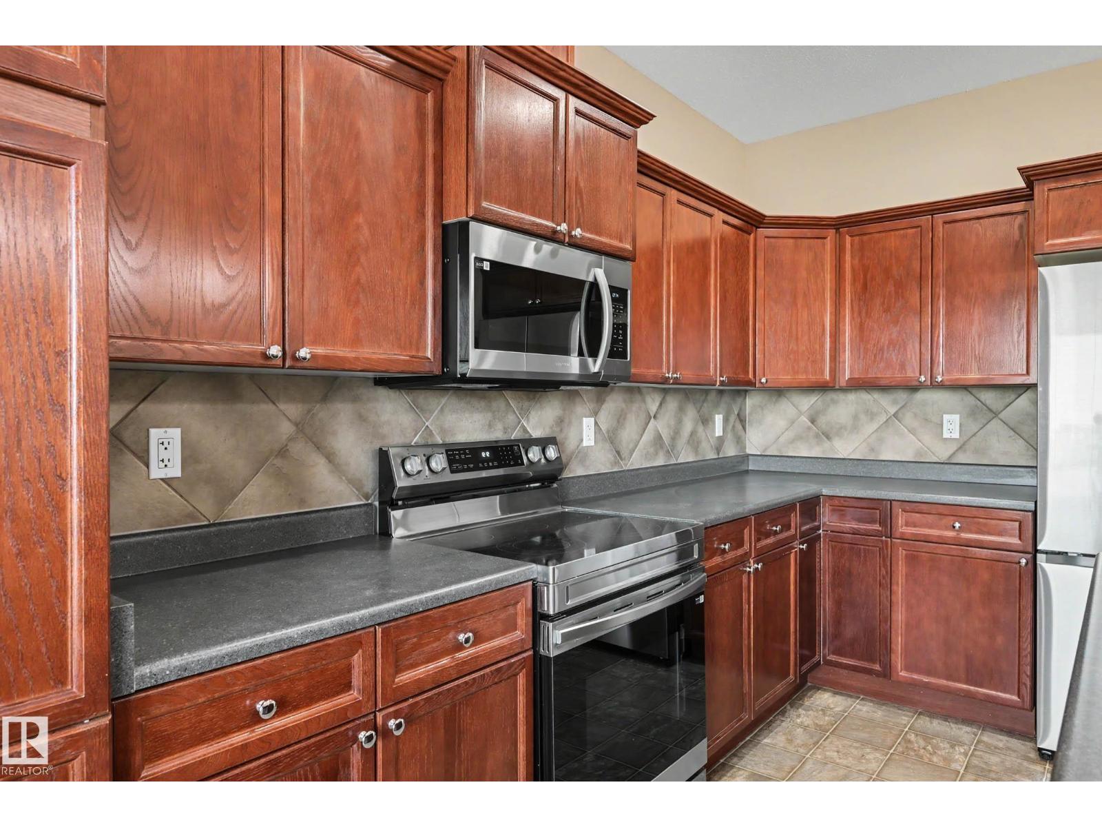 #92 13825 155 AV NW - 14