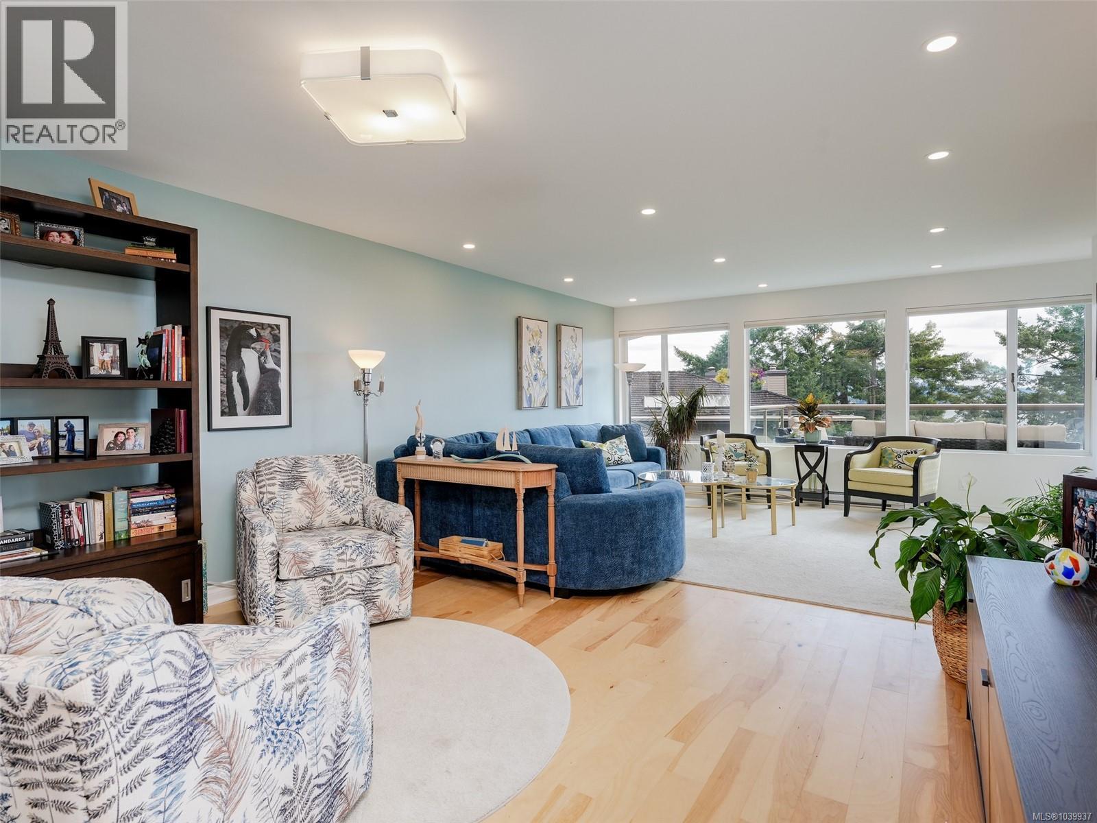 #29 2353 Harbour Rd - 4