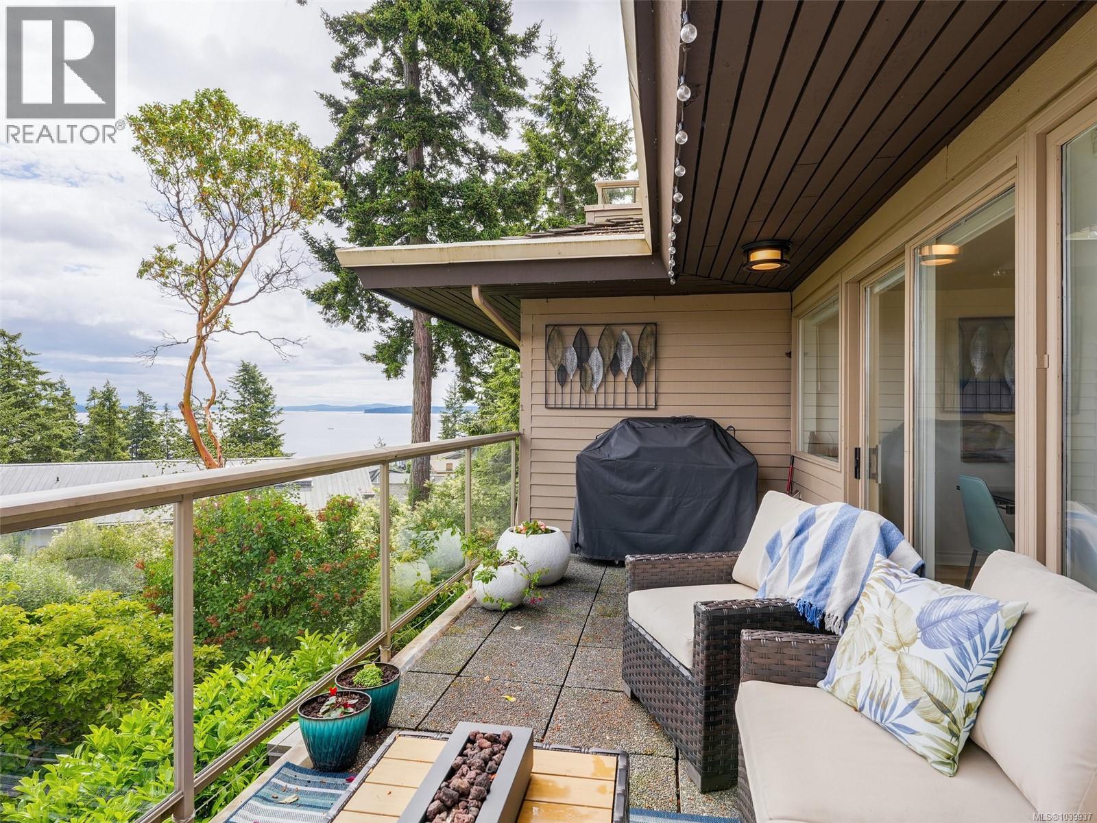 #29 2353 Harbour Rd - 27