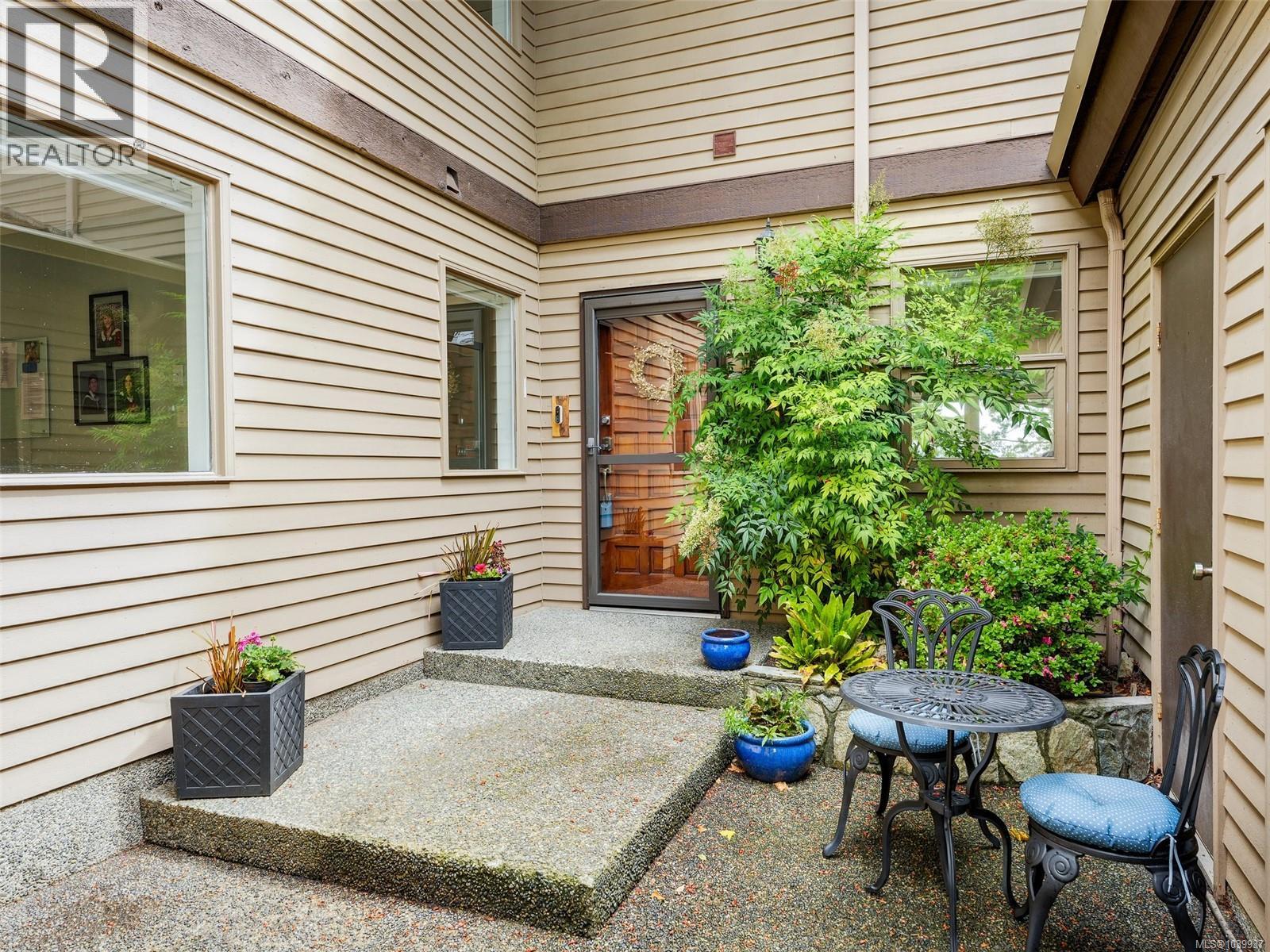 #29 2353 Harbour Rd - 30