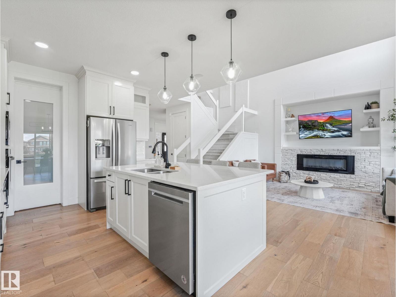 5411 66 ST - 16