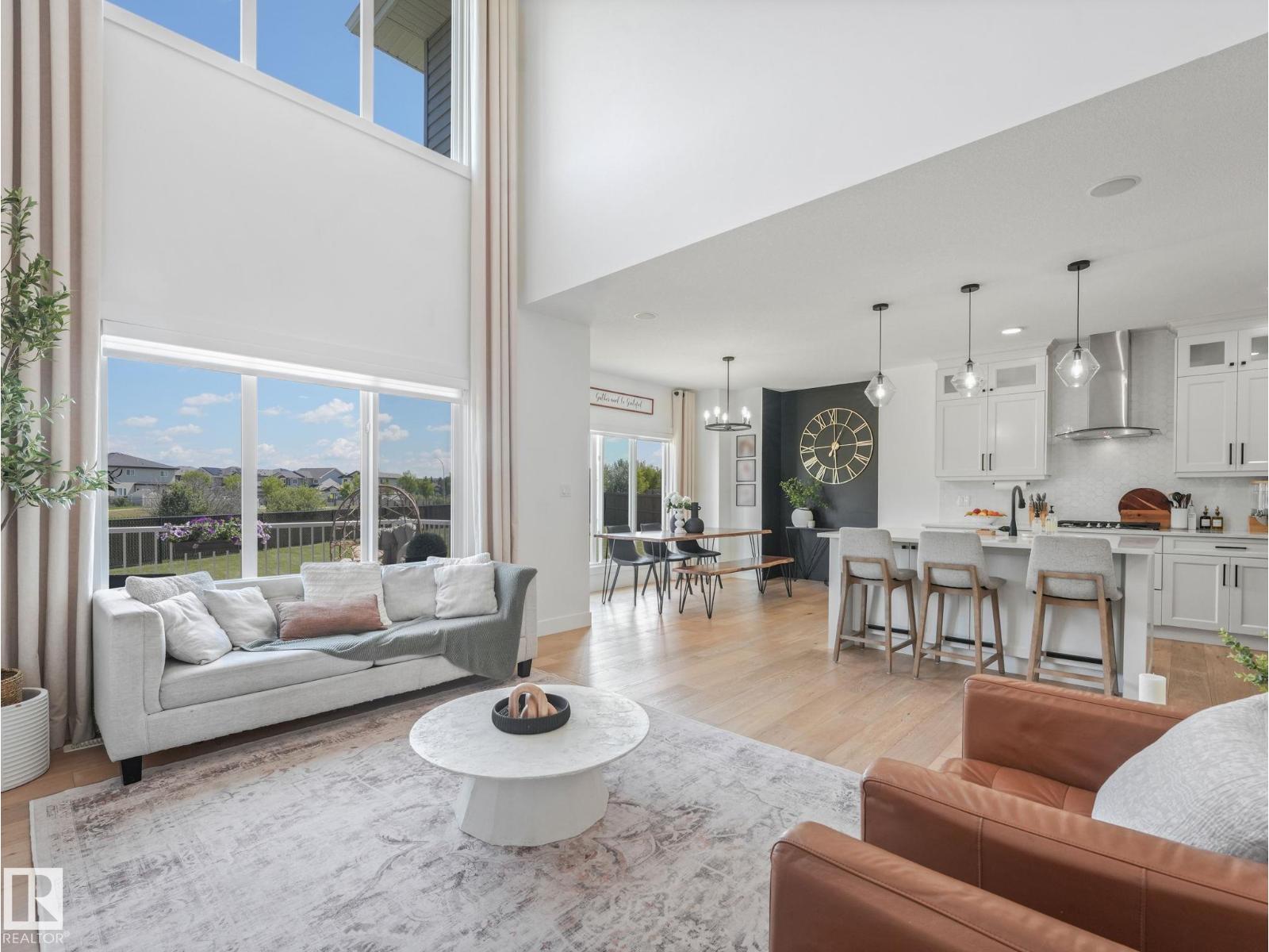 5411 66 ST - 1