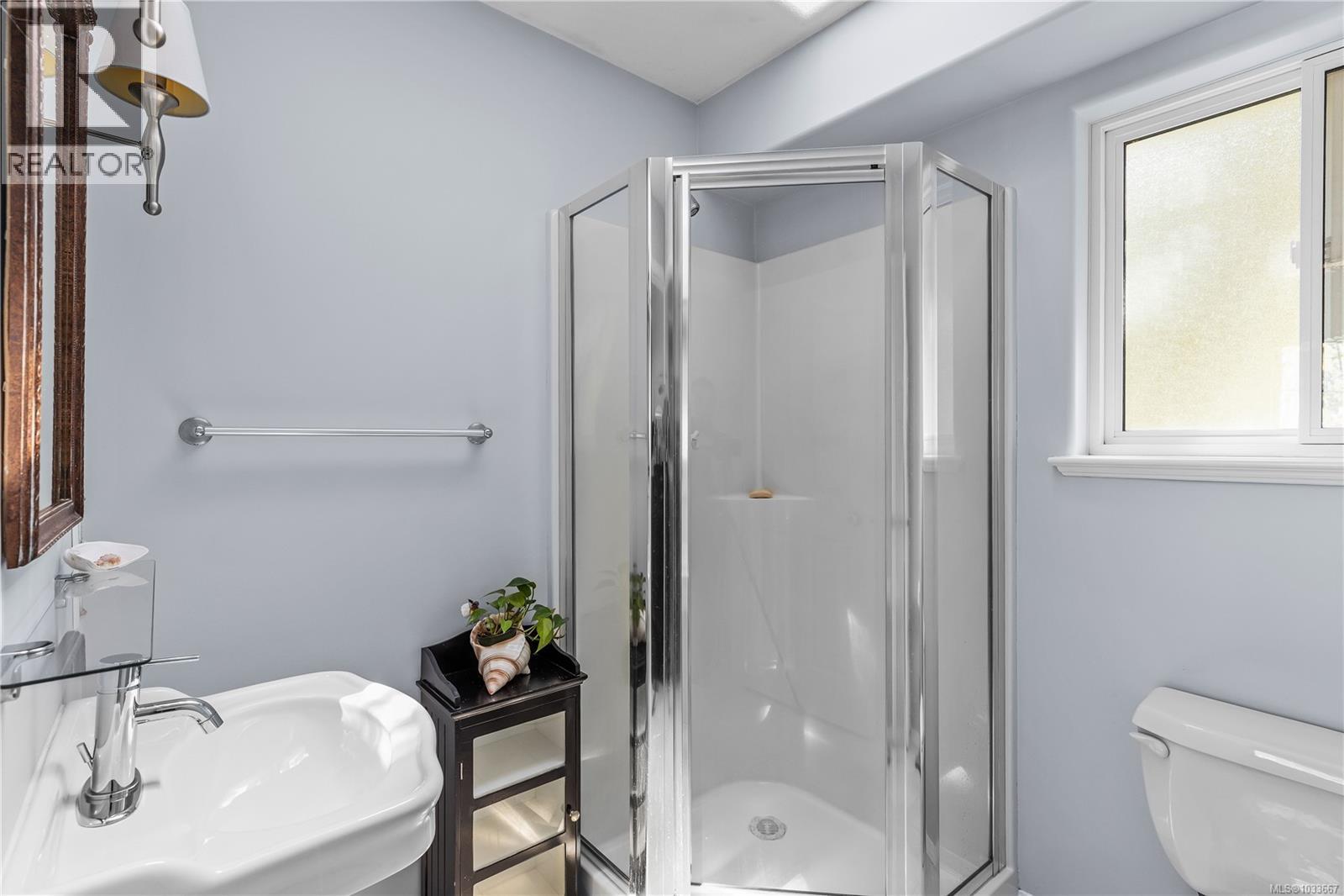 6249/6259 Island Hwy S - 46