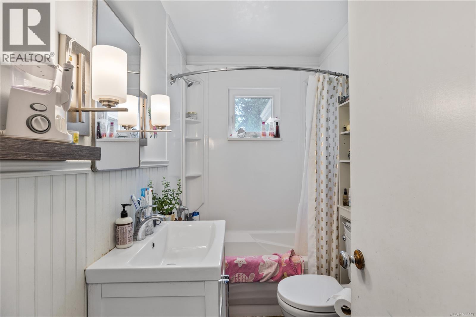 6249/6259 Island Hwy S - 93