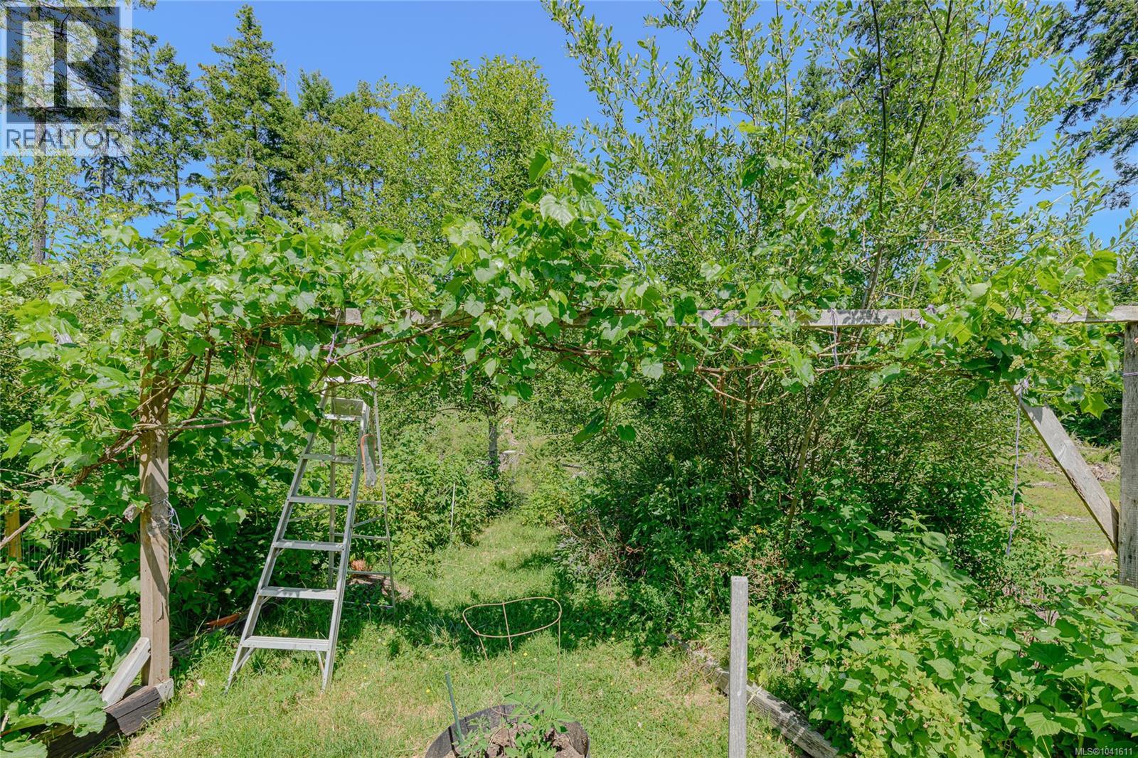 1890 Sooke Lake (Off) Rd - 18