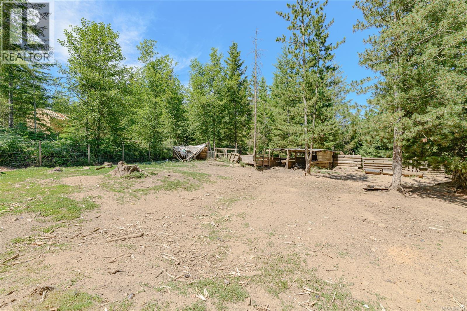 1890 Sooke Lake (Off) Rd - 30