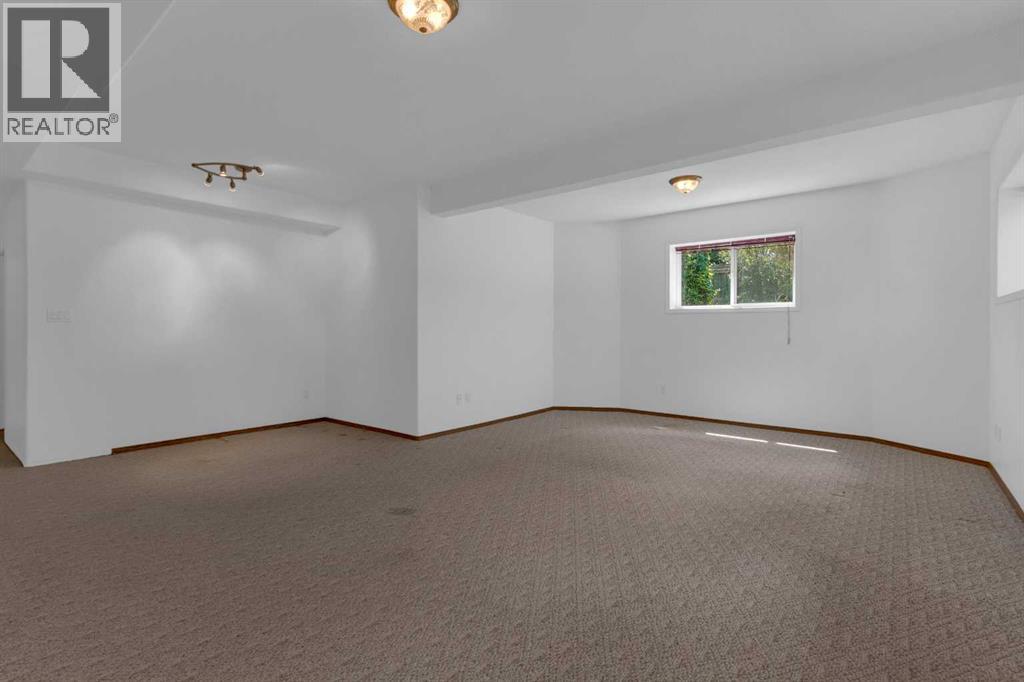 5061 48 Avenue — photo 21