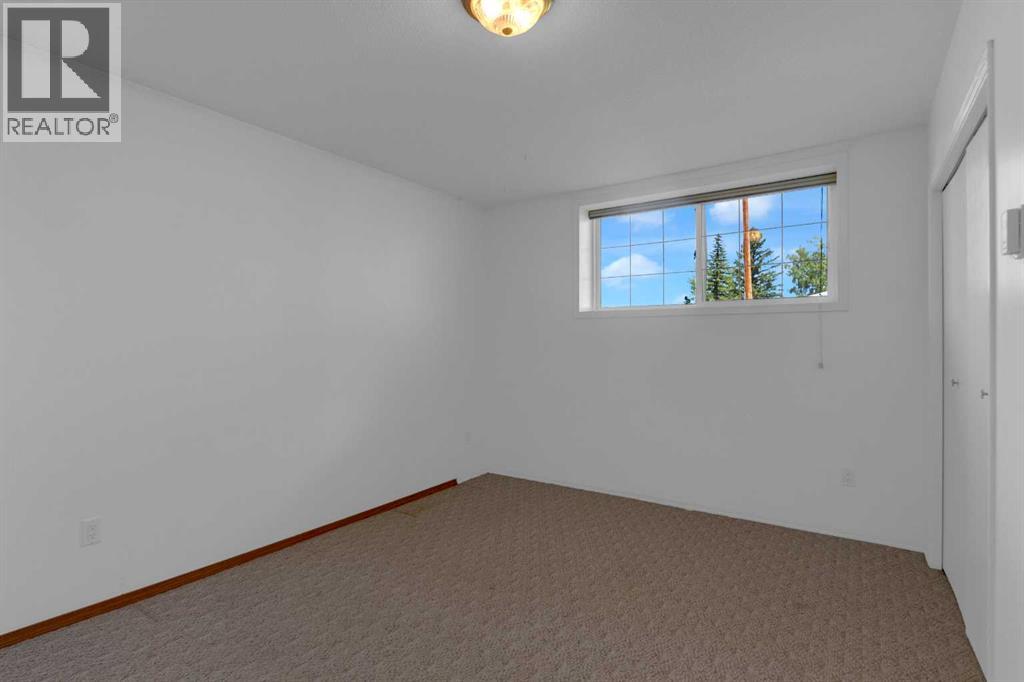 5061 48 Avenue — photo 23