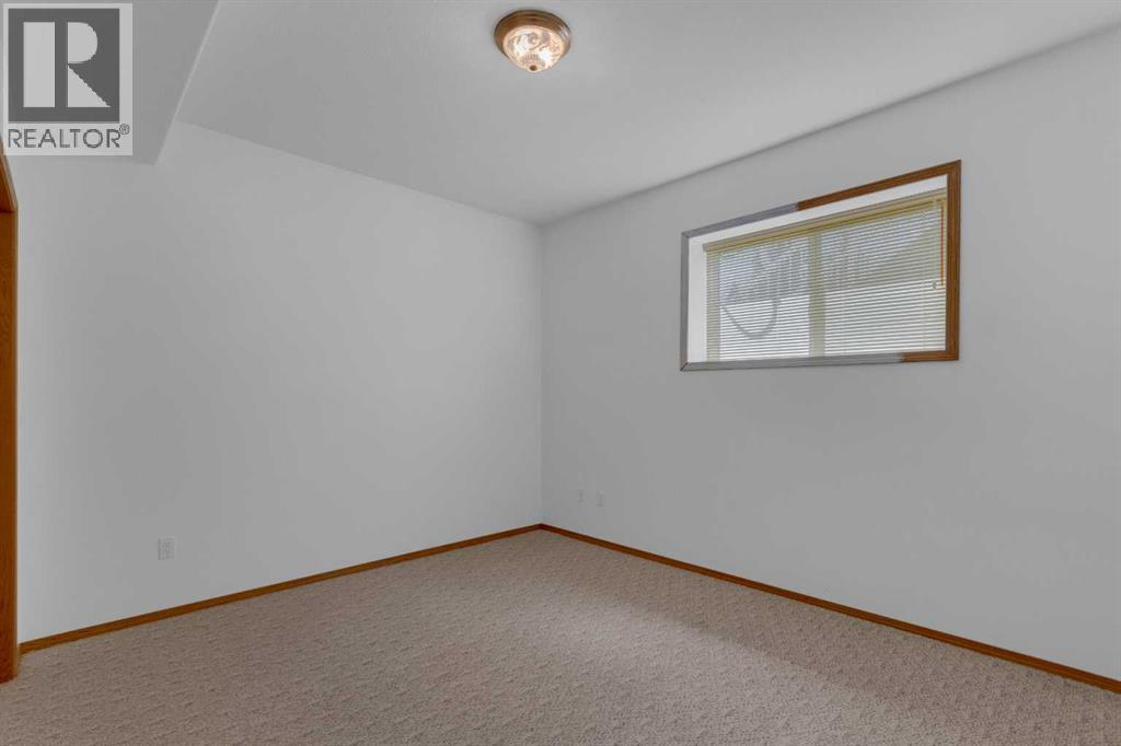 5061 48 Avenue — photo 24