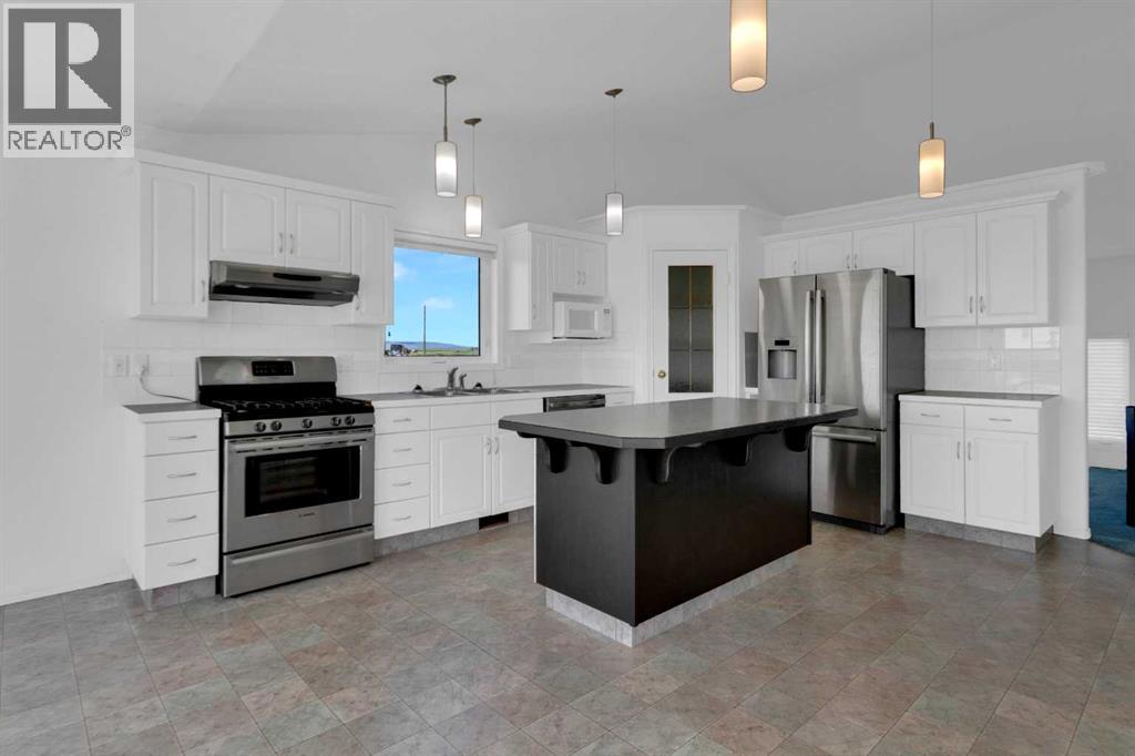 5061 48 Avenue - photo 4