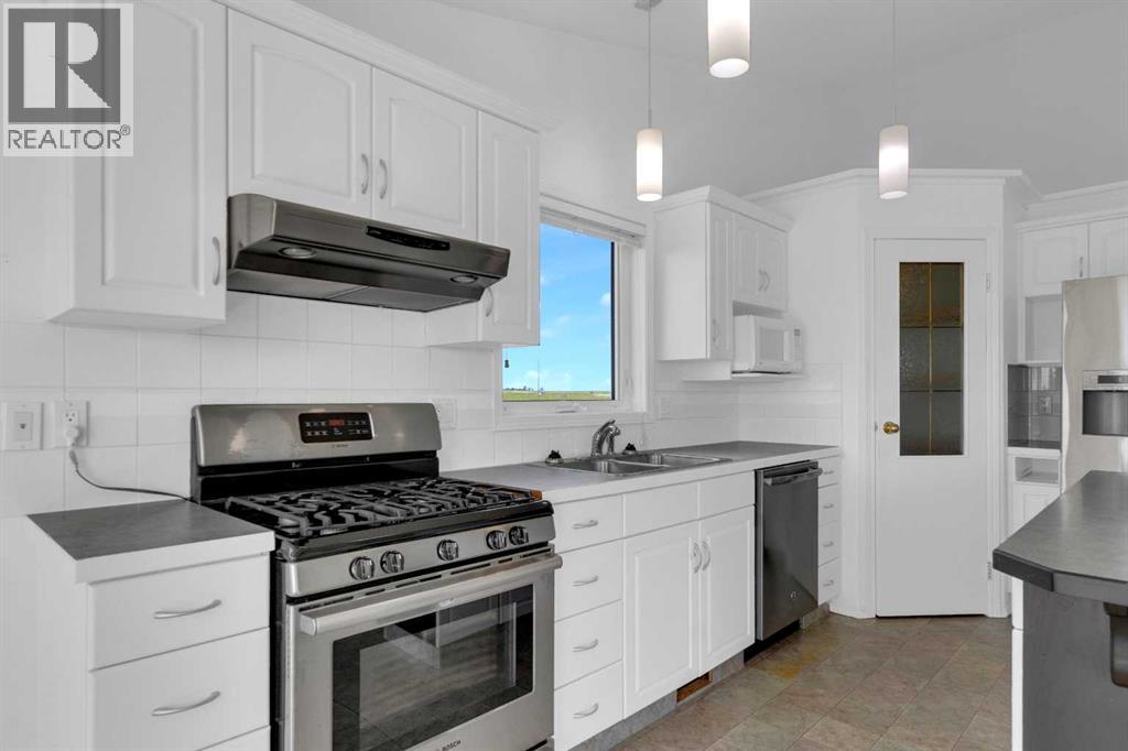 5061 48 Avenue - photo 5