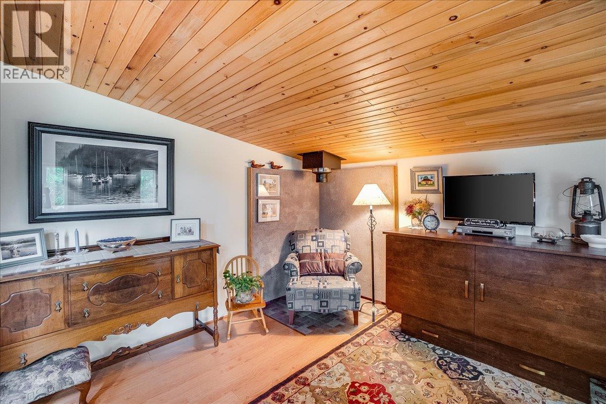 5529 Highway 31 - 69