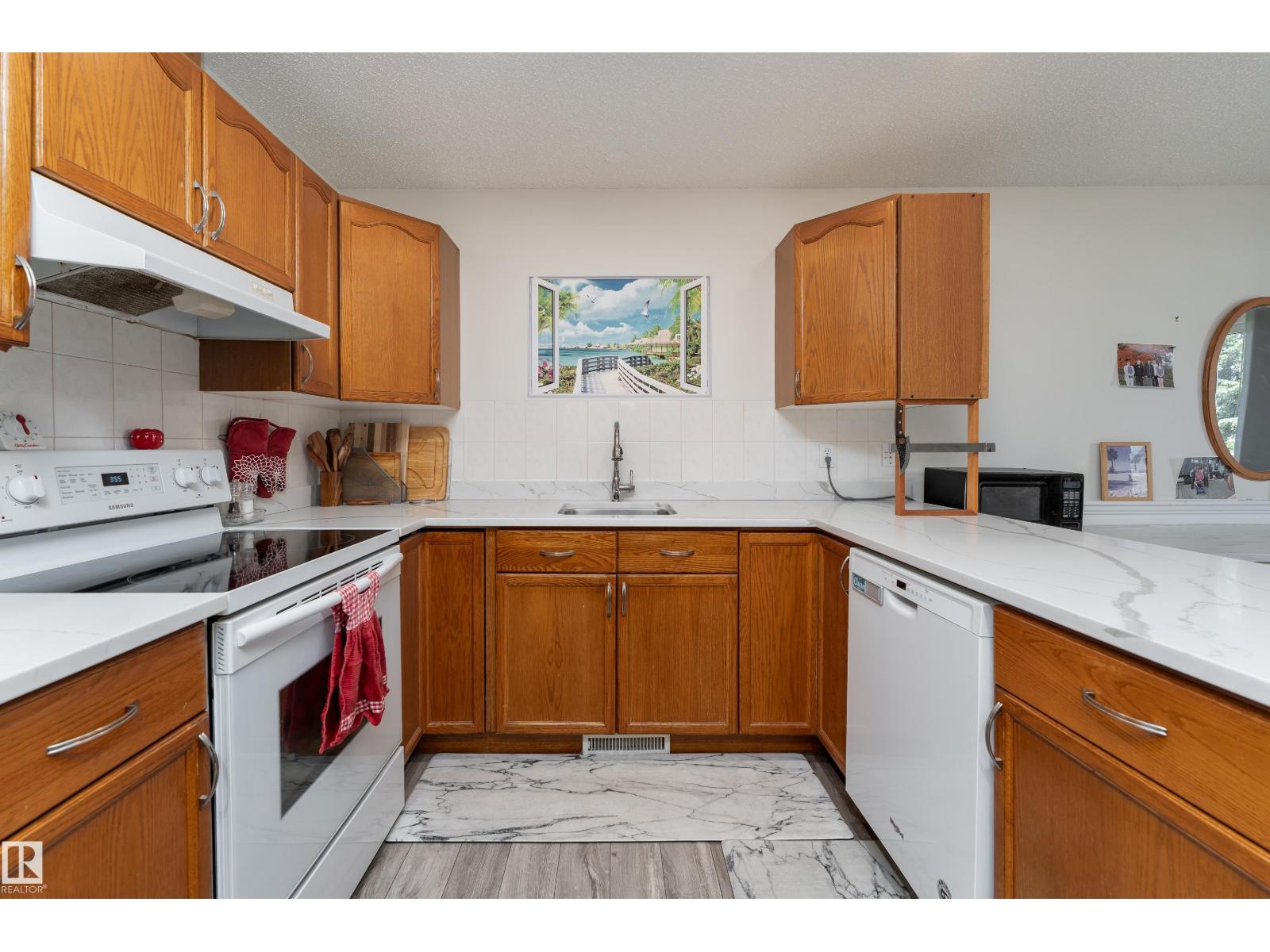 #2 1650 42 ST NW - 6
