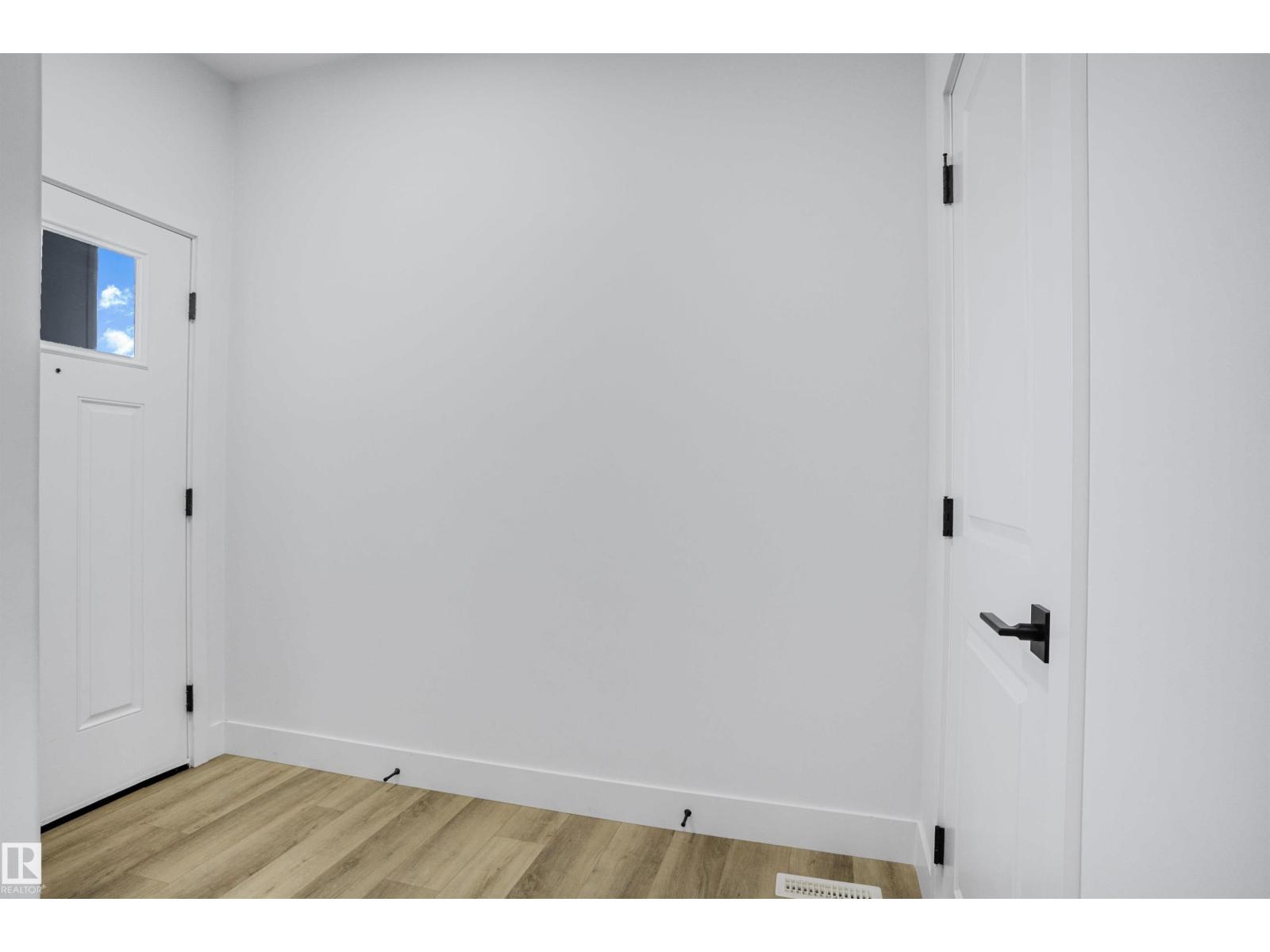 1915 164 ST SW - 5