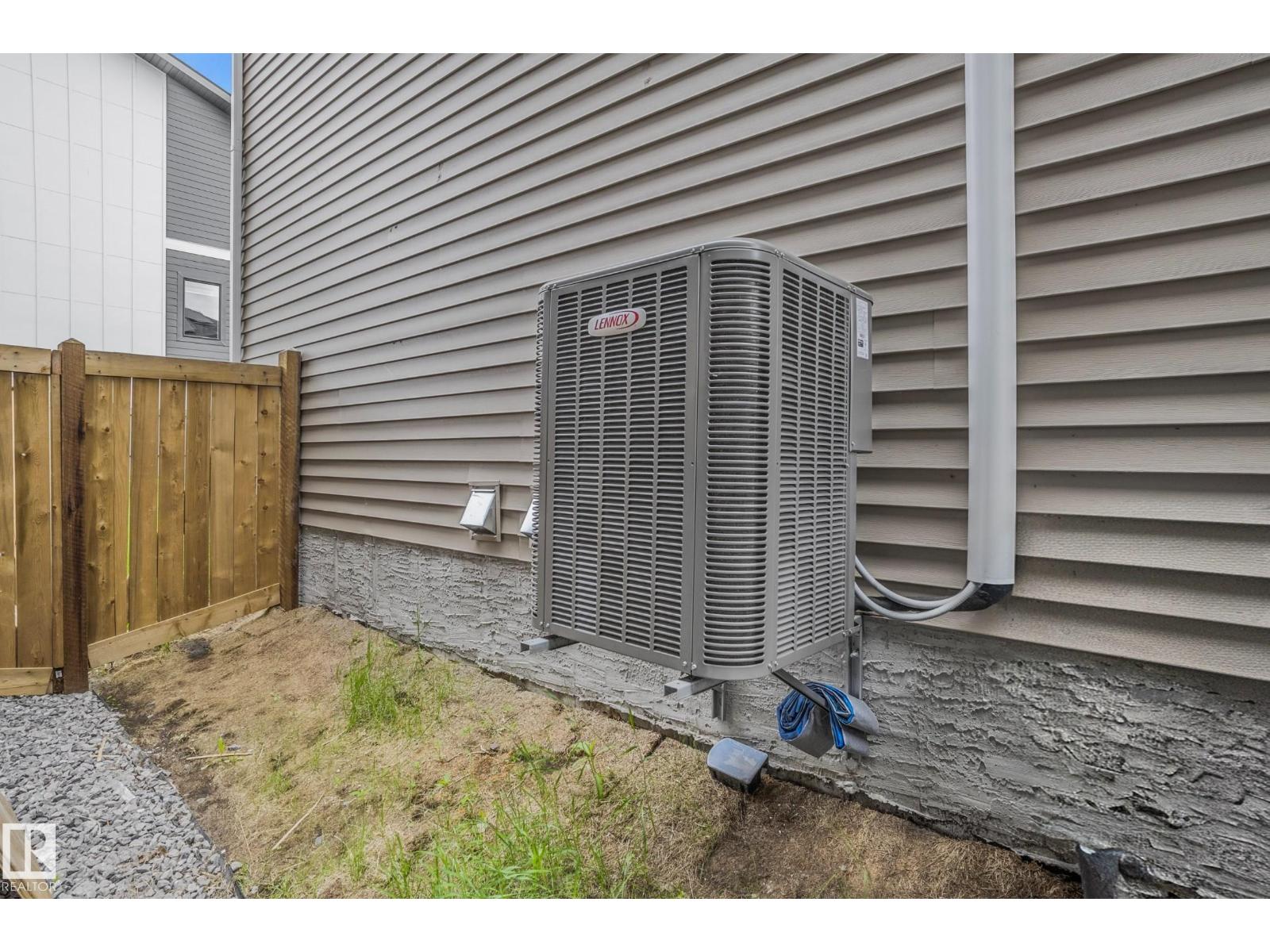 1915 164 ST SW - 47