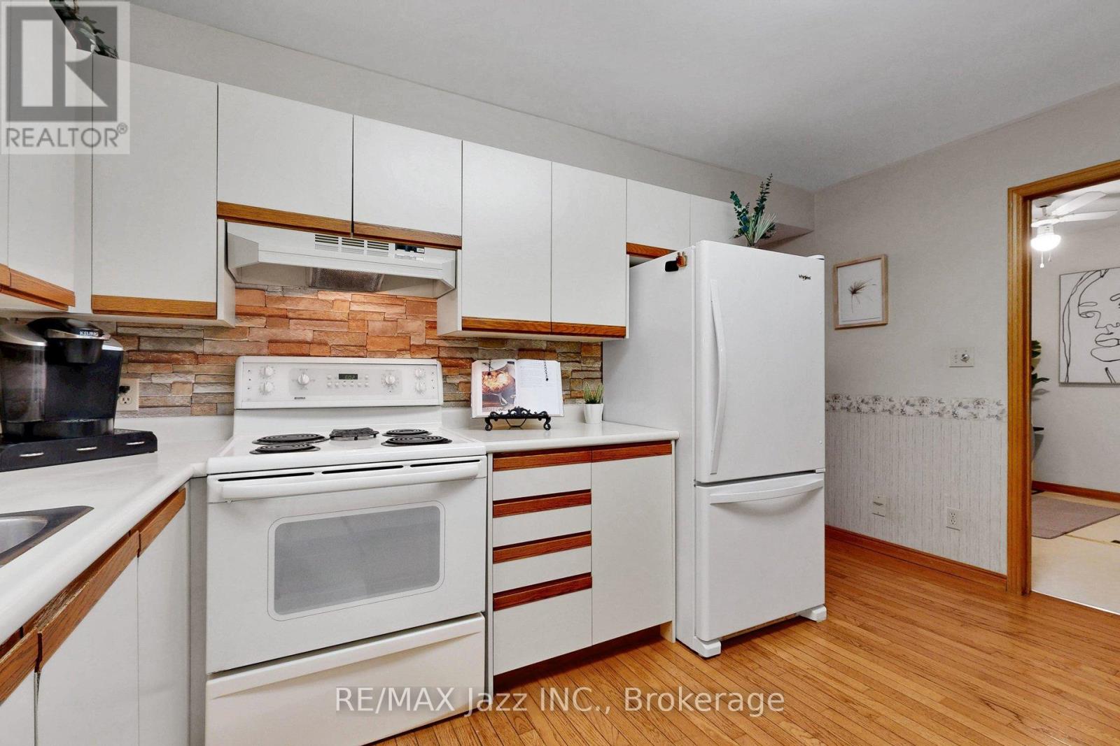 #4 234 WATER STREET - 9