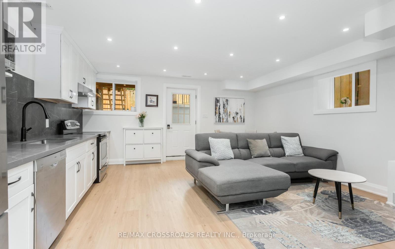 10 HAMSTEAD AVENUE - 33