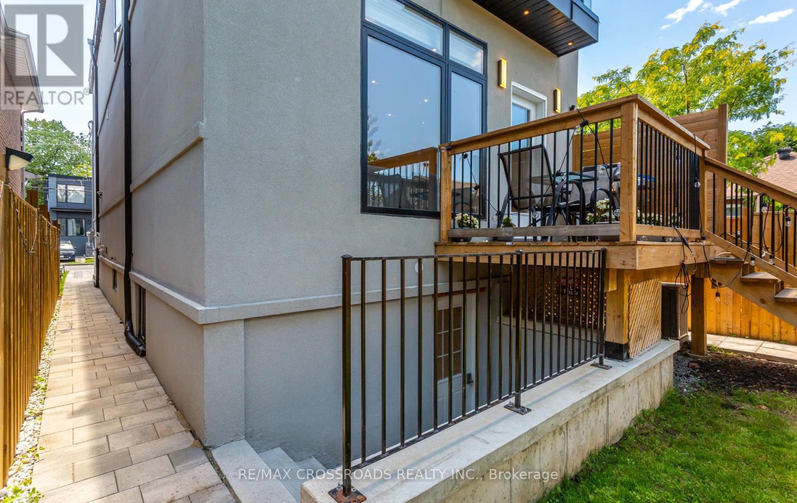 10 HAMSTEAD AVENUE - 44