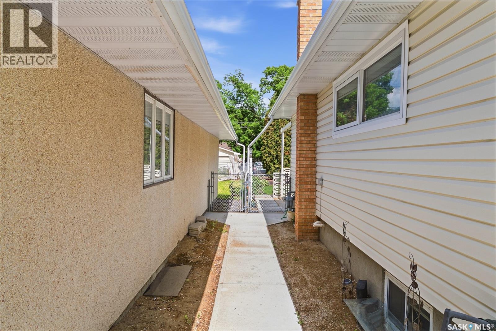 3226 Whitmore AVENUE - 38