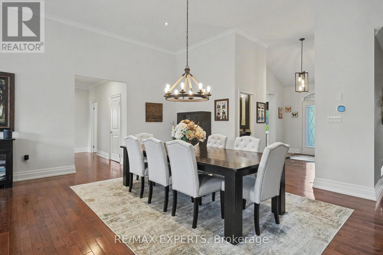 4 WOODLOT COURT - 11