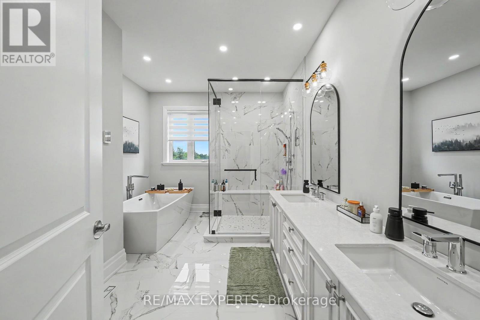 4 WOODLOT COURT - 17