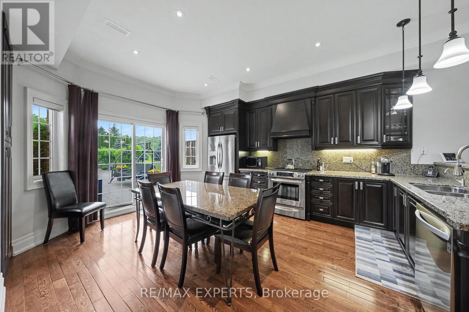 4 WOODLOT COURT - 22