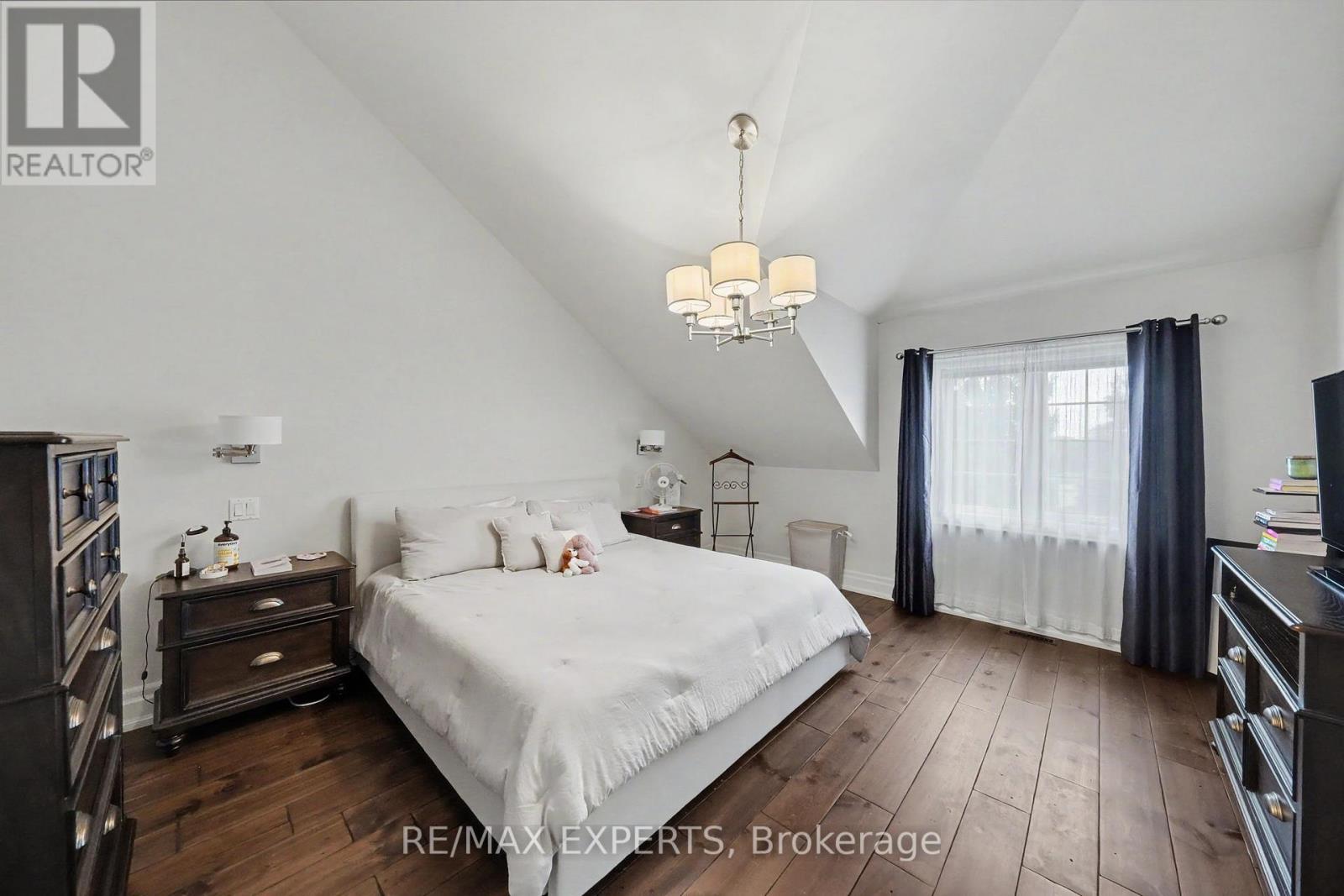 4 WOODLOT COURT - 28