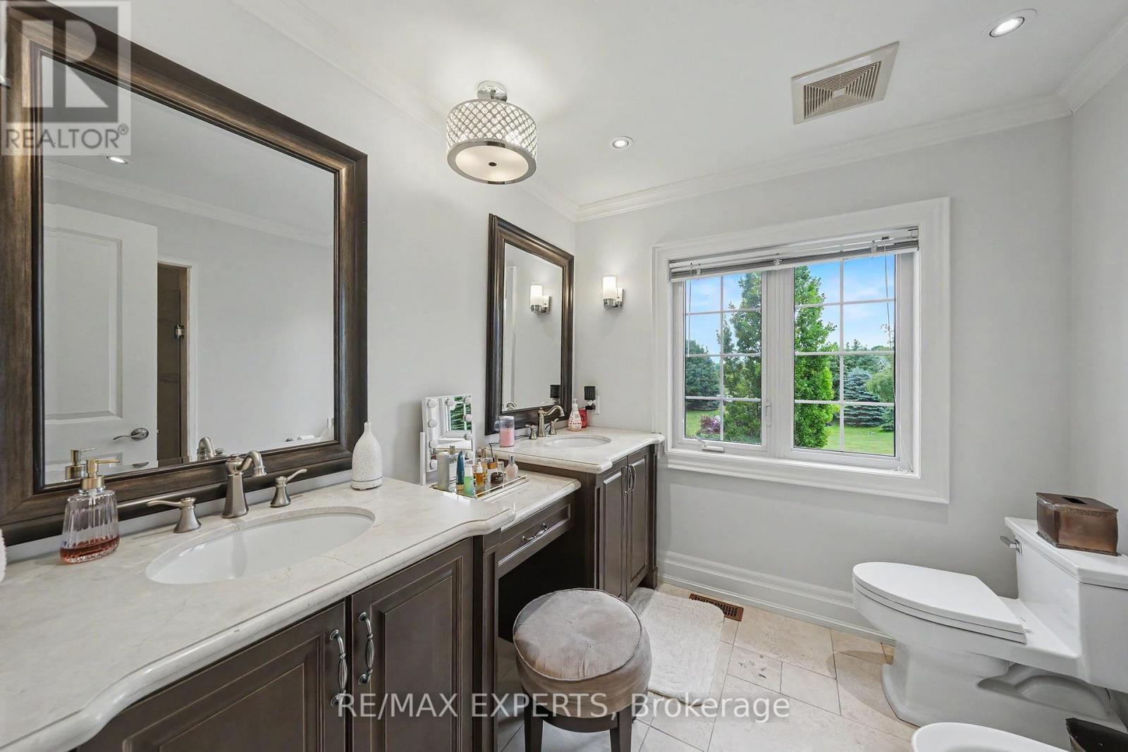 4 WOODLOT COURT - 29