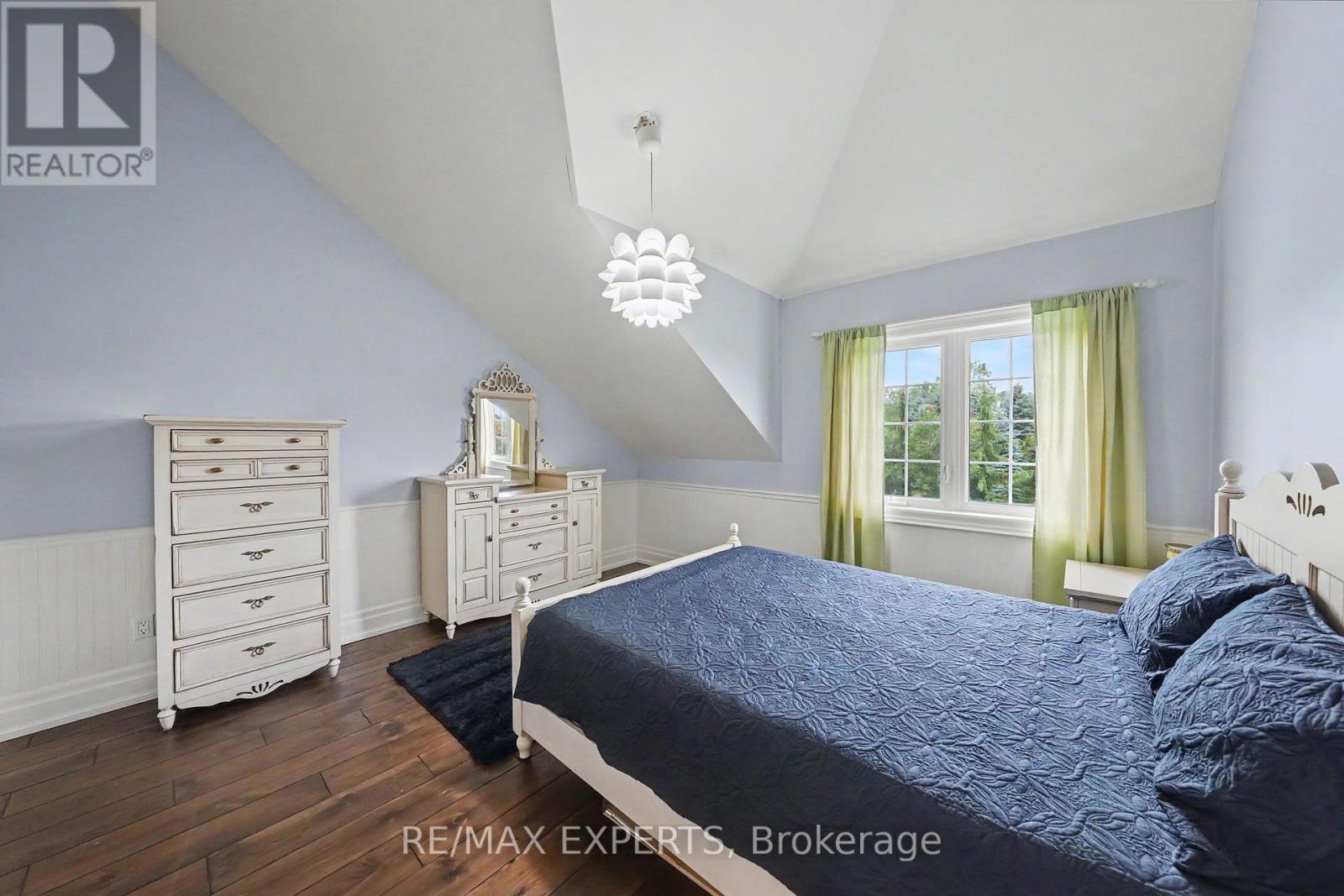 4 WOODLOT COURT - 31