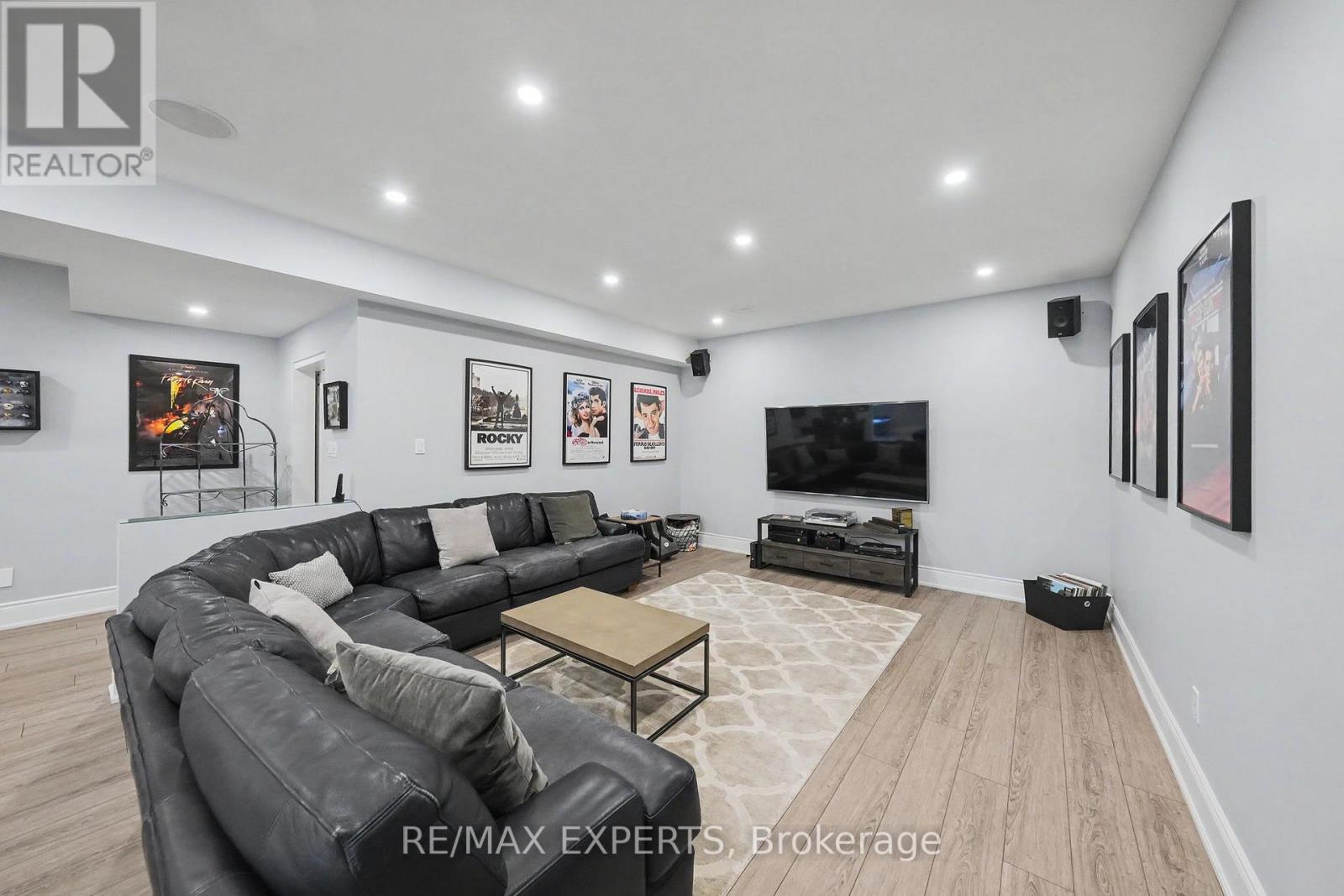 4 WOODLOT COURT - 33