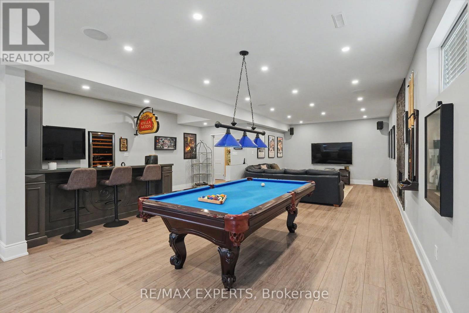 4 WOODLOT COURT - 35