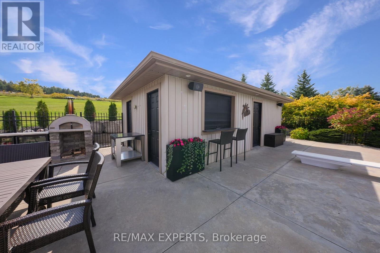 4 WOODLOT COURT - 39