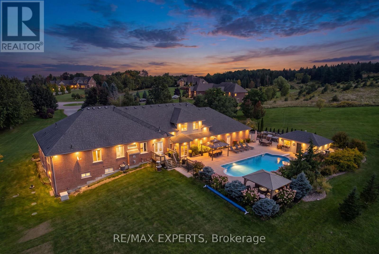 4 WOODLOT COURT - 45
