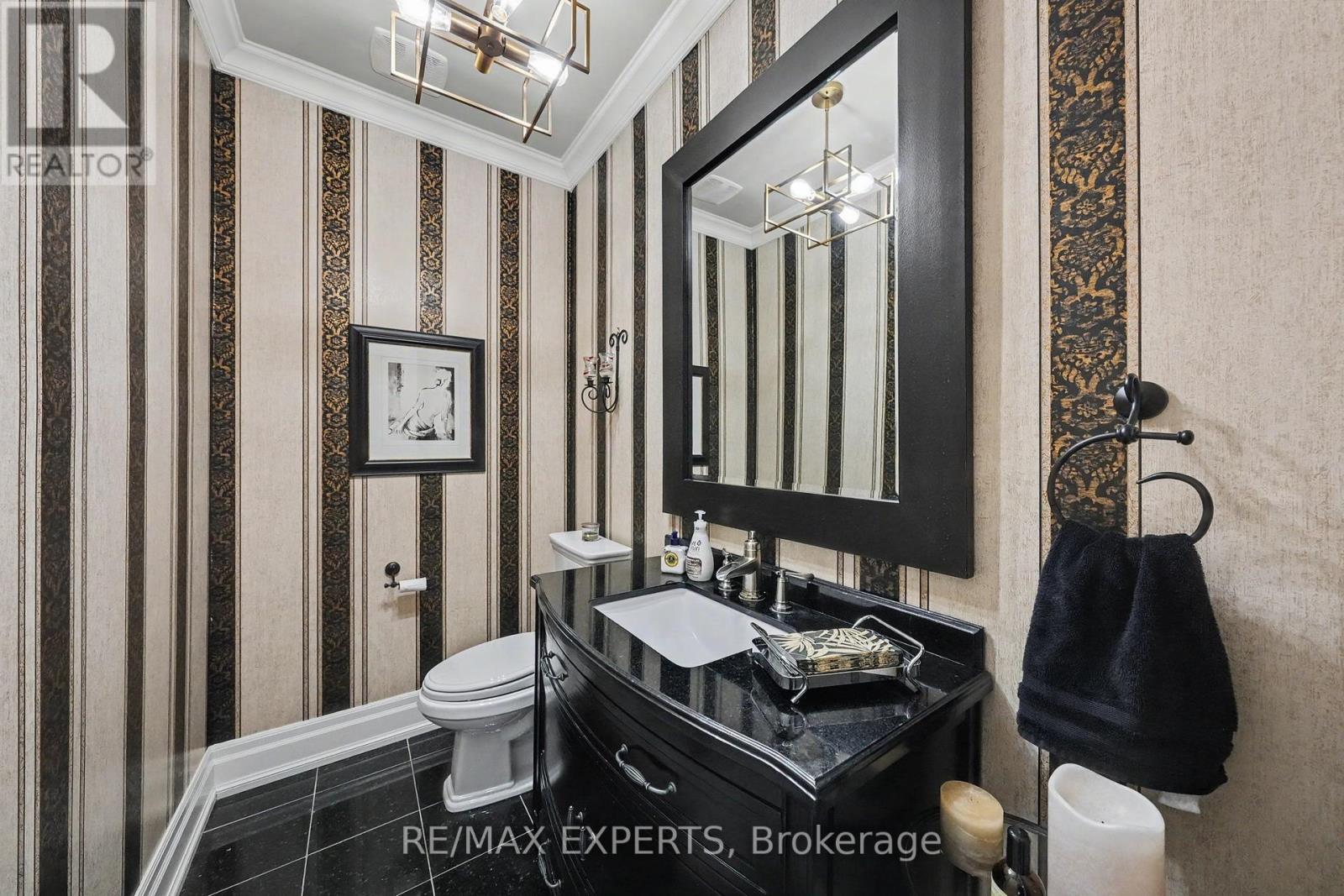 4 WOODLOT COURT - 7